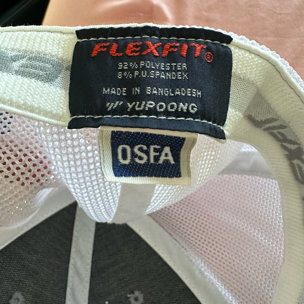 NWT Grey Flexfit Cap. Custom Made for an Oil and Gas Event. Exclusive - Picture 3 of 4